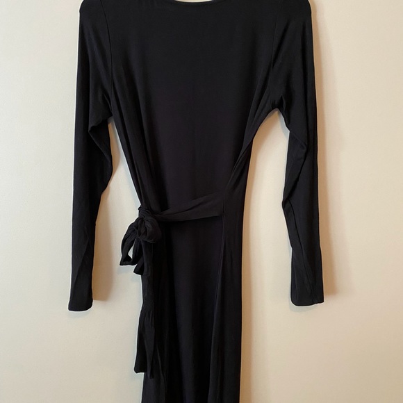 Contemporaine Side Tie Black Dress - Picture 2 of 11